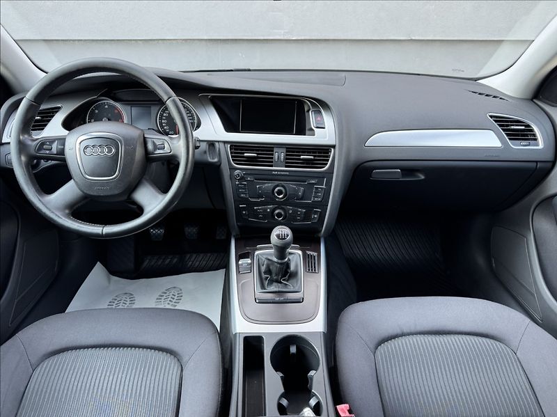 Audi A4 2,0 TDI 105kW AVANT - fotka 25 z 50