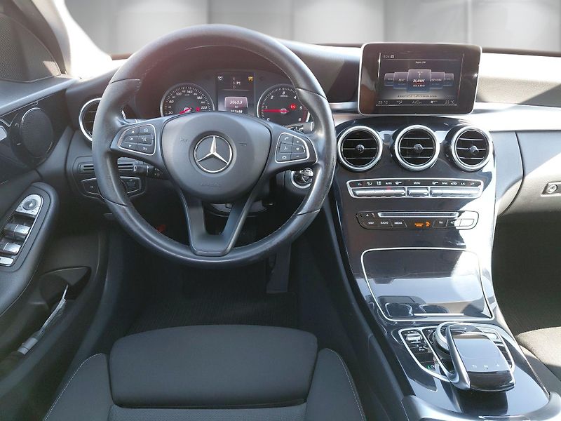 Mercedes-Benz Třídy C (2016) 220 D 125 kW Black Edition - fotka 15 z 23