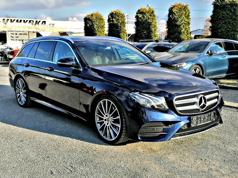 Mercedes-Benz Třídy E (2019) 200D AMG - fotka 3 z 35