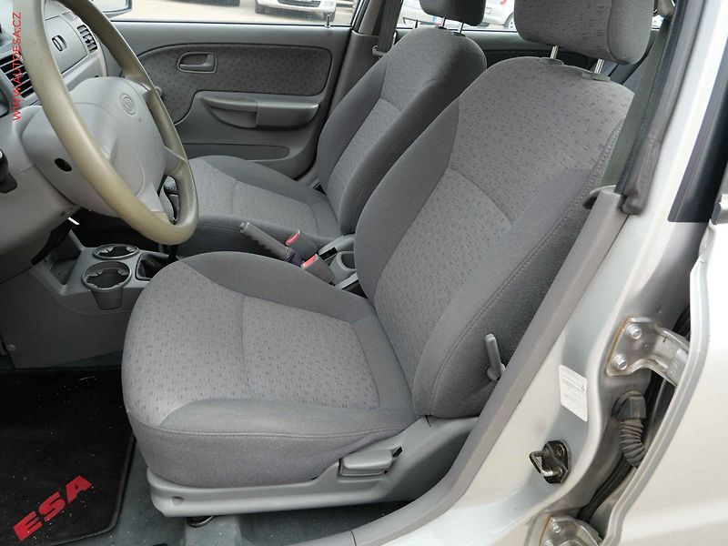 Kia Rio (2005) 1.3i - fotka 9 z 13