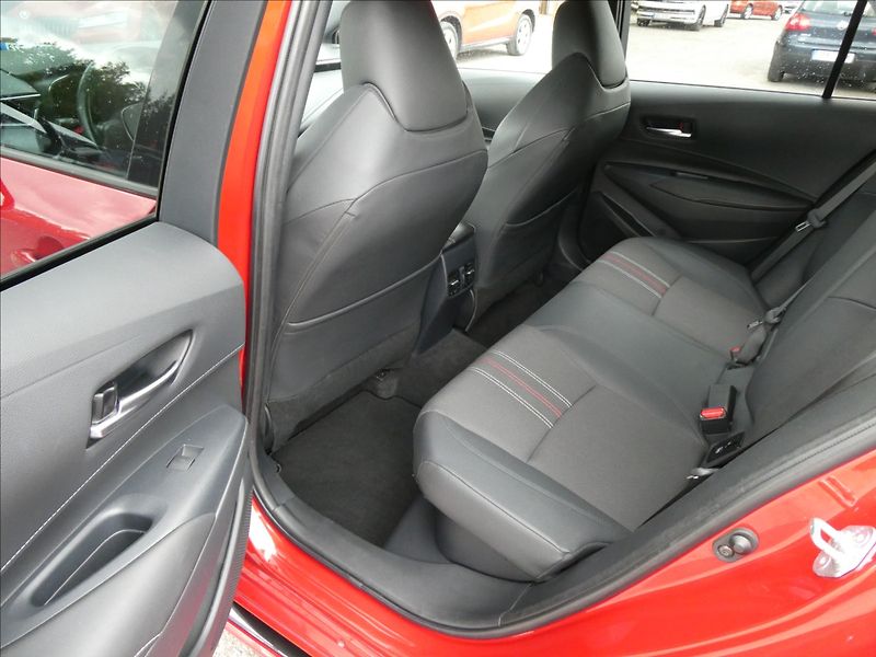 Toyota Corolla 2,0 Hybrid e-CVT GR Sport 112k - fotka 18 z 44