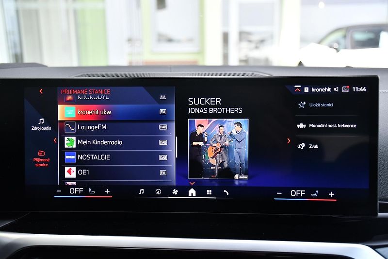 BMW i4 eDrive35 3L-ZÁRUKA  9tis.KM 1M - fotka 39 z 42
