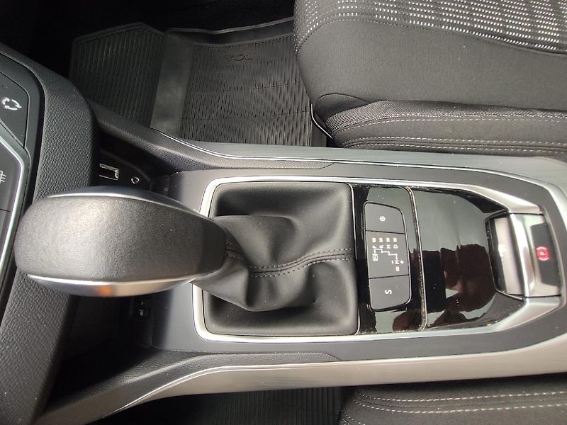 Peugeot 308 (2016) SW ALLURE 1.6 HDI AUT6 zimáky - fotka 22 z 27