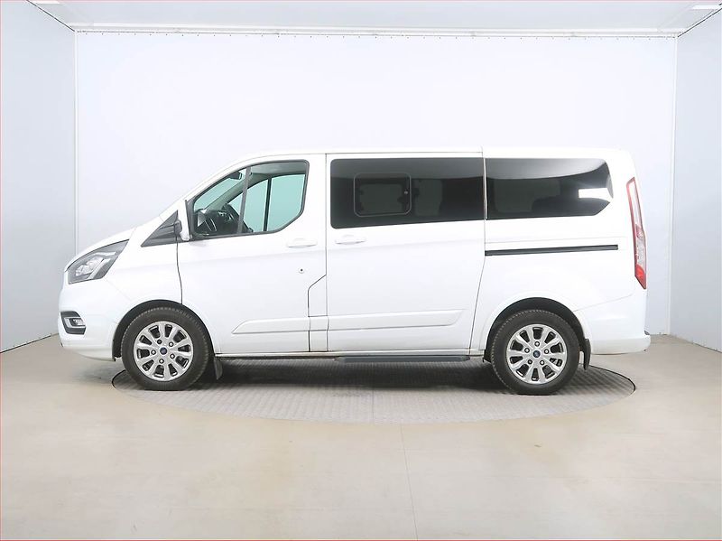 Ford Tourneo Custom (2018) Titanium 2.0 EcoBlue, ČR - fotka 3 z 20