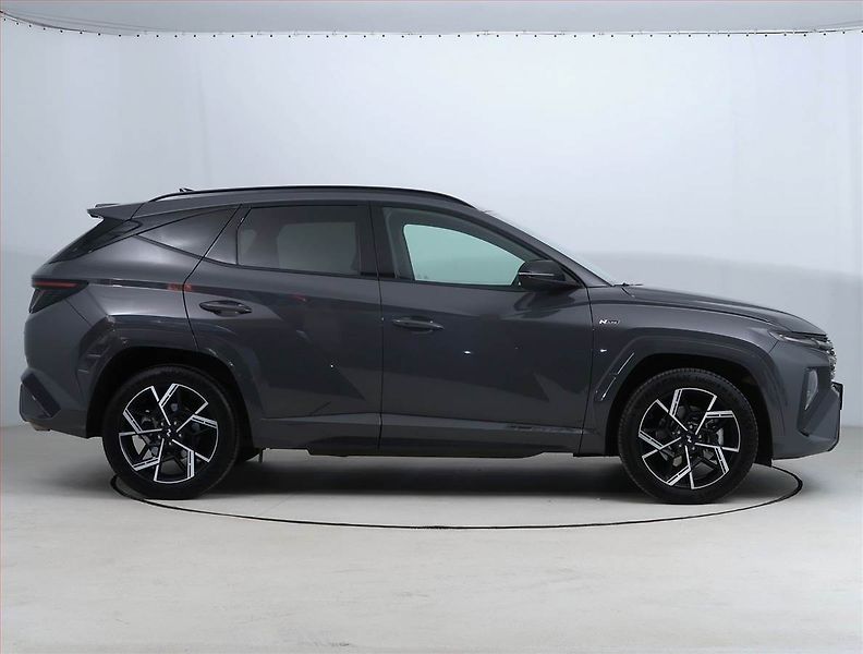 Hyundai Tucson (2024) 1.6 T-GDI - fotka 6 z 21
