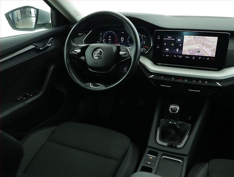 Škoda Octavia (2020) 1.5 TSI, Navi, Tempomat - fotka 7 z 15