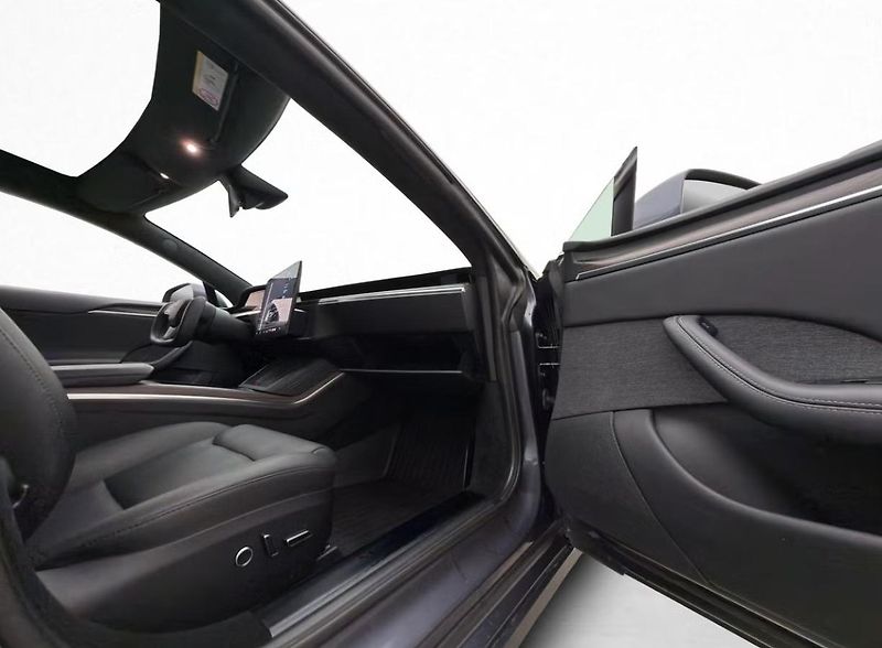 Tesla Model S LR AWD Vzduch Pano. Kam Yoke - fotka 26 z 35