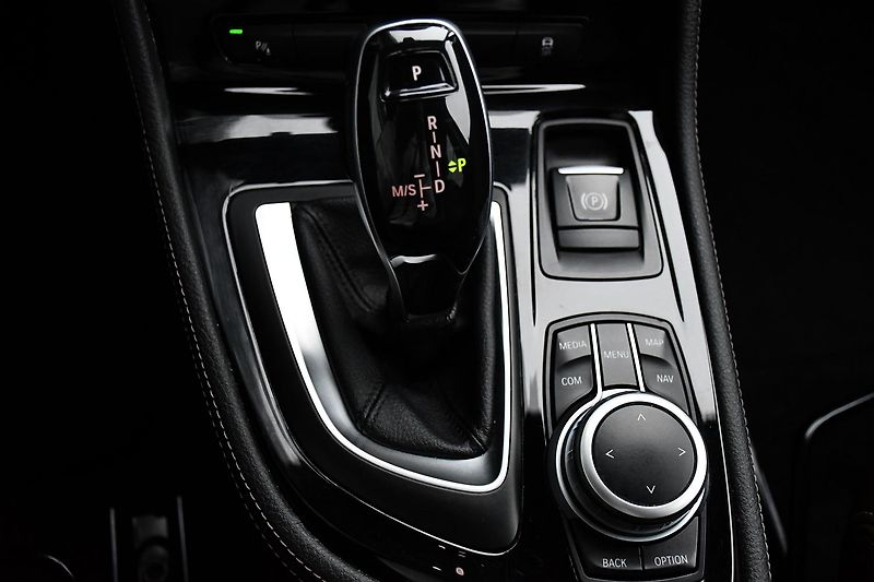 BMW Řada 2 216D GRAN TOURER 7MÍST 1.M ČR - fotka 26 z 38