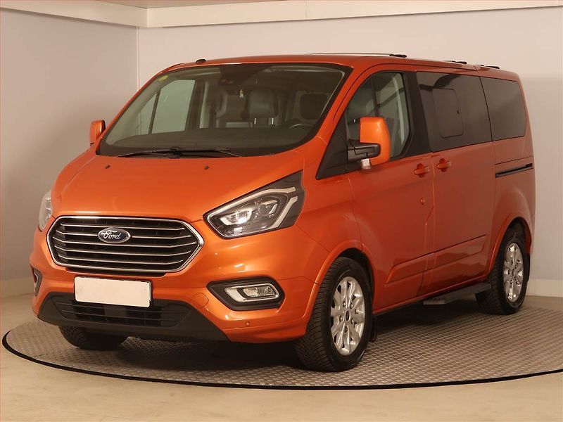 Ford Tourneo Custom (2018) Titanium 2.0 EcoBlue, ČR, DPH - fotka 2 z 23