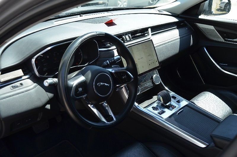 Jaguar XF - fotka 2 z 16