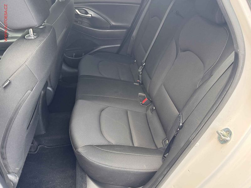 Hyundai i30 (2019) 1.6CRDi, ČR, servis.kniha - fotka 10 z 16