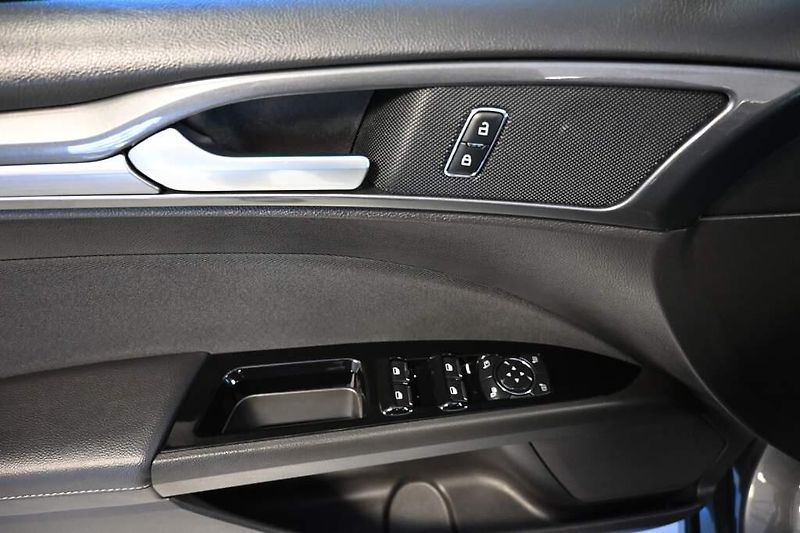 Ford Mondeo (2022) 2.0 LED SONY ACC Tažné 8AT ECO - fotka 25 z 35