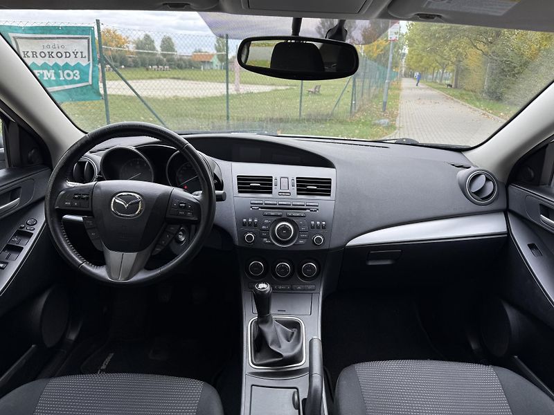Mazda 3 1.6 MIRAI - fotka 24 z 31