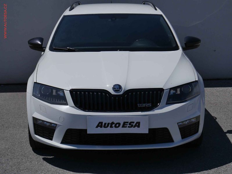 Škoda Octavia (2014) 2.0 TDi, RS, navi, xenon - fotka 2 z 25