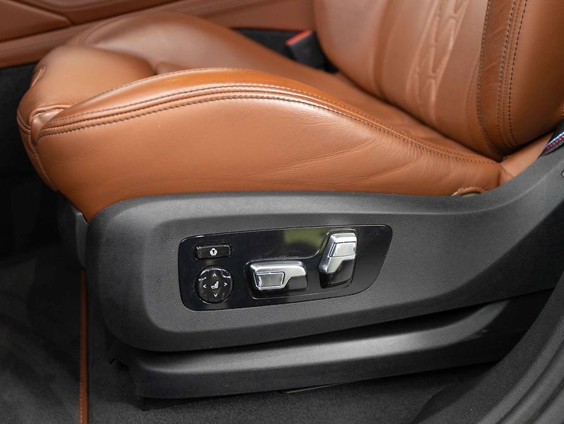 BMW X6 M60i - fotka 20 z 22