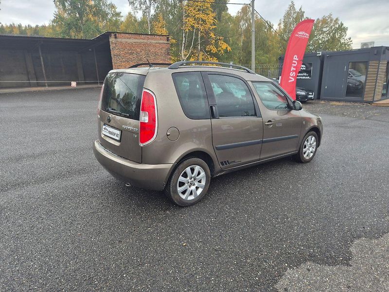Škoda Roomster 1.2TSi 63kW - fotka 5 z 18