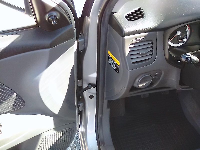 Kia Rio (2006) 1.4i 16V, velmi pěkné - fotka 15 z 30