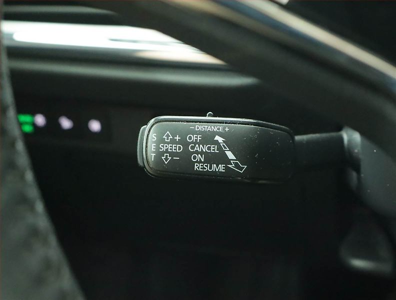Škoda Enyaq (2023) Suite iV 60 (62 kWh), SoH 90% - fotka 20 z 22
