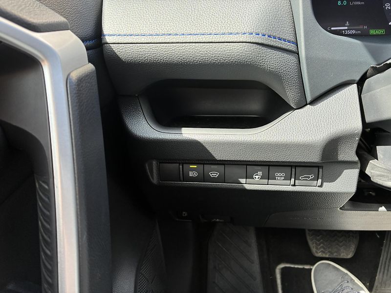 Toyota RAV4 2.5 HSD e-CVT AWD Selection - fotka 15 z 22