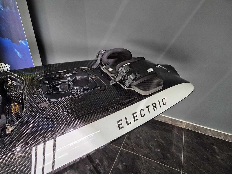 Ostatní (2026) ELECTRIC 2 - fotka 3 z 8