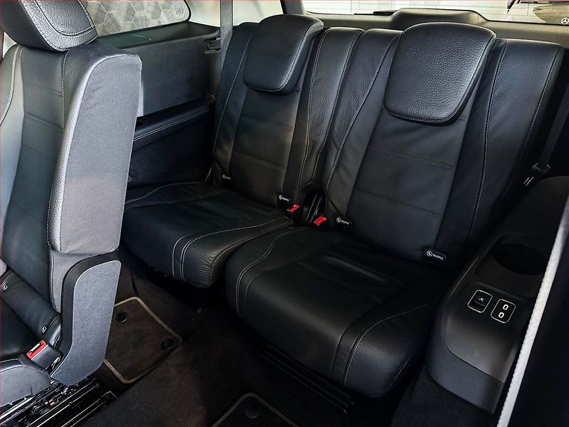 Mercedes-Benz GLS (2024) 350 d 4MATIC - fotka 24 z 24