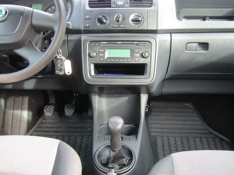 Škoda Roomster (2011) 1.6 TDI 66kW  BEZ KOROZE - fotka 17 z 34