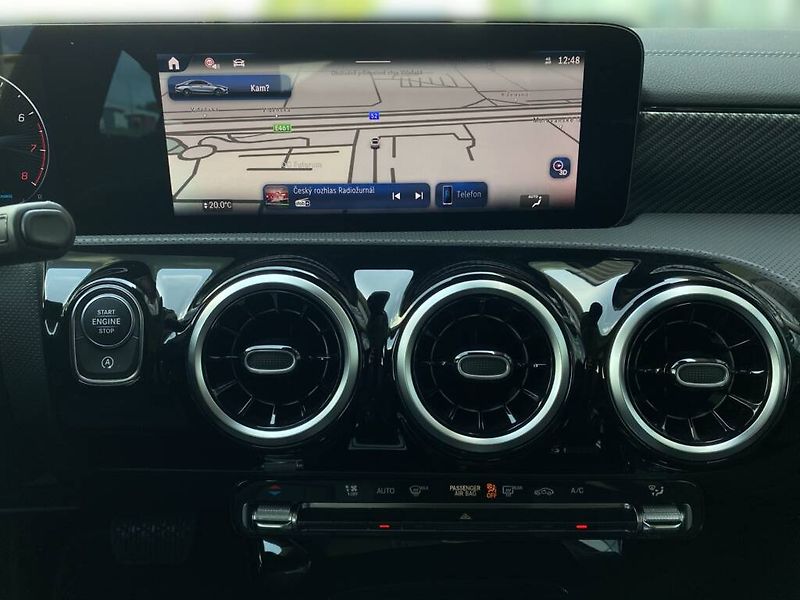 Mercedes-Benz CLA (2025) 200 - fotka 14 z 25
