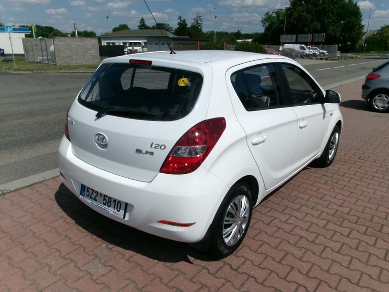 Hyundai i20 (2012) 1,2i KLIMA ČR ISOFIX - fotka 6 z 27