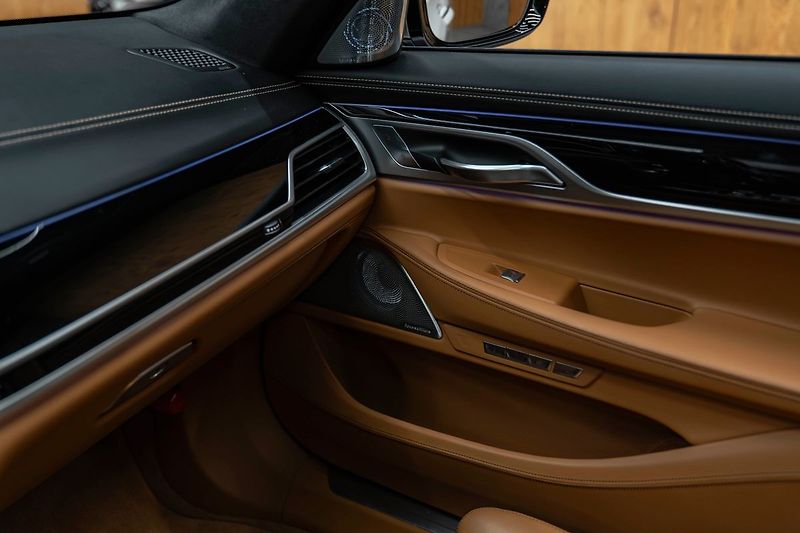 BMW Ostatní Li xDrive - fotka 10 z 32