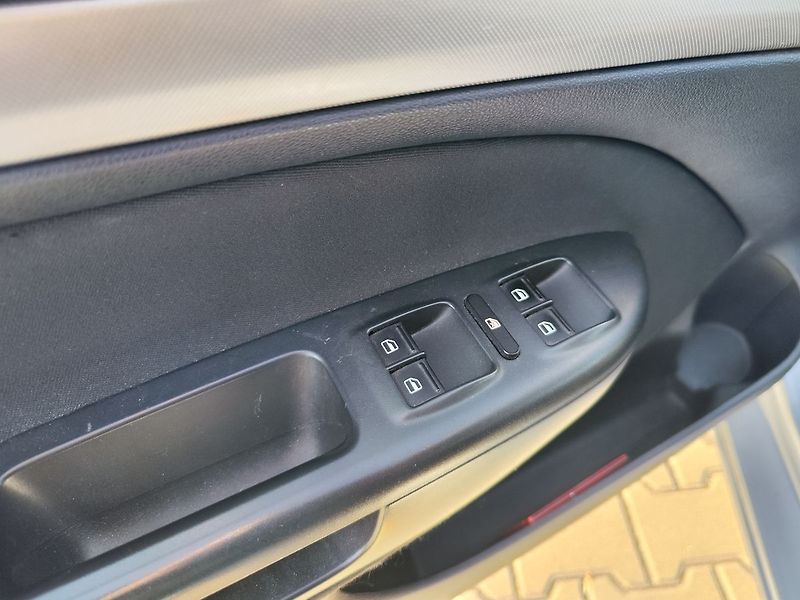 Škoda Octavia 2.0 TDi/103kW Elegance - fotka 24 z 26