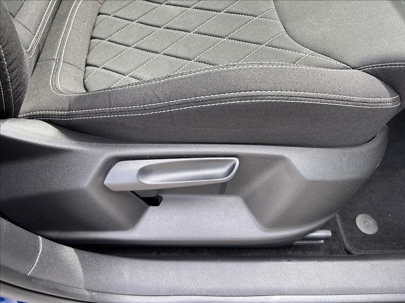 Škoda Karoq 2,0 TDI Sportline DSG ČR - fotka 18 z 41