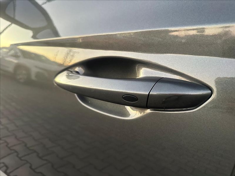 Hyundai Tucson 1,6 D HP 4WD DCT MHEV STY PR C - fotka 14 z 31