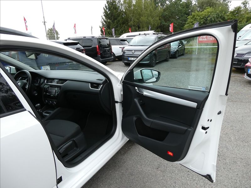 Škoda Octavia 2,0 TDi110kW ELEGANCE,ČR,ZÁVĚS - fotka 26 z 45