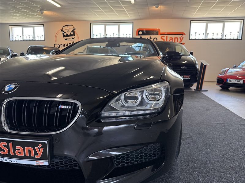 BMW M6 4,4 V8 412kW individual - fotka 13 z 30