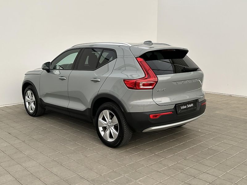 Volvo XC40 2.0 B3 CORE - fotka 4 z 28