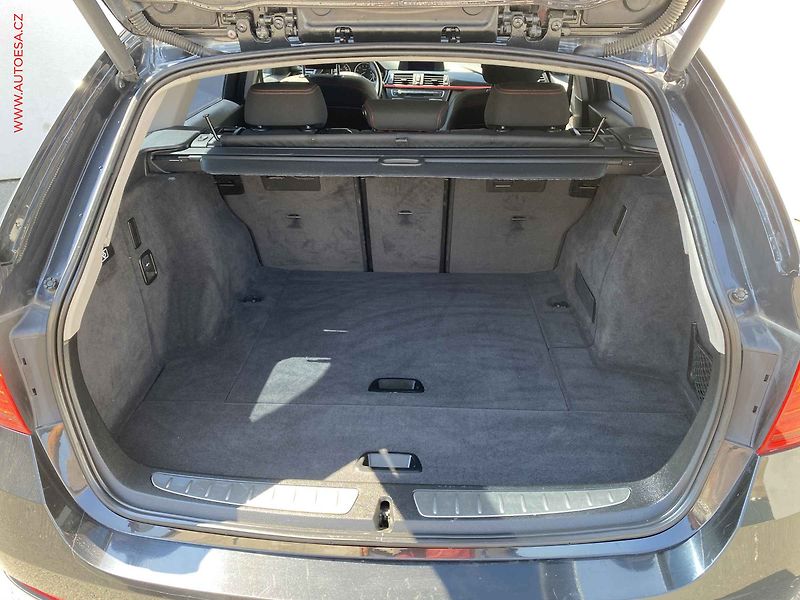 BMW Řada 3 (2012) 2.0i 320i, AC, navi, park - fotka 7 z 19