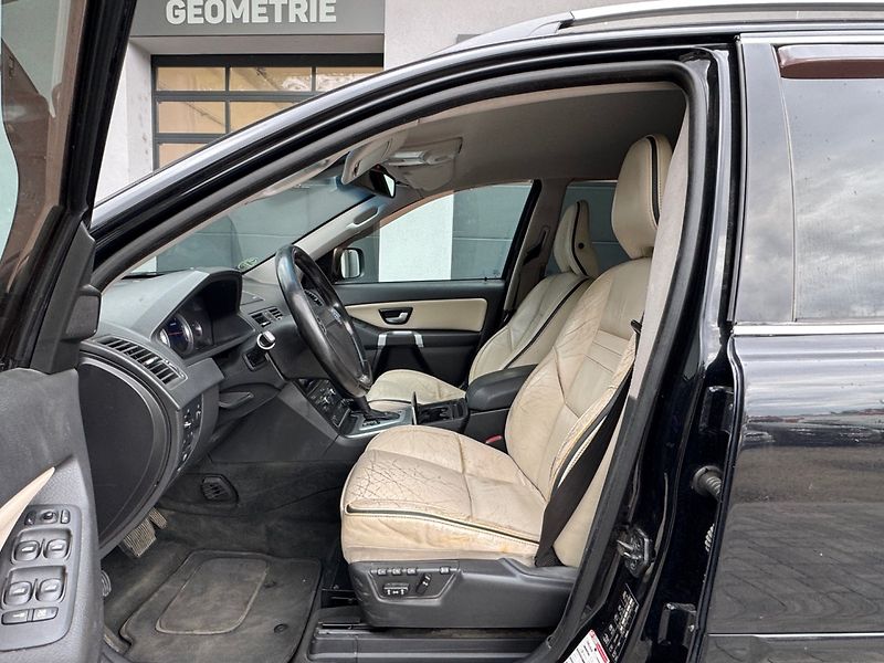 Volvo XC90 (2009) D5 AWD 7Míst R-Design - fotka 9 z 37