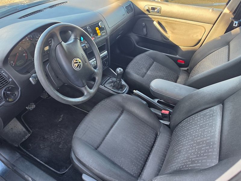 Volkswagen Golf (2001) 1.9 TDI Zimáky - fotka 9 z 22