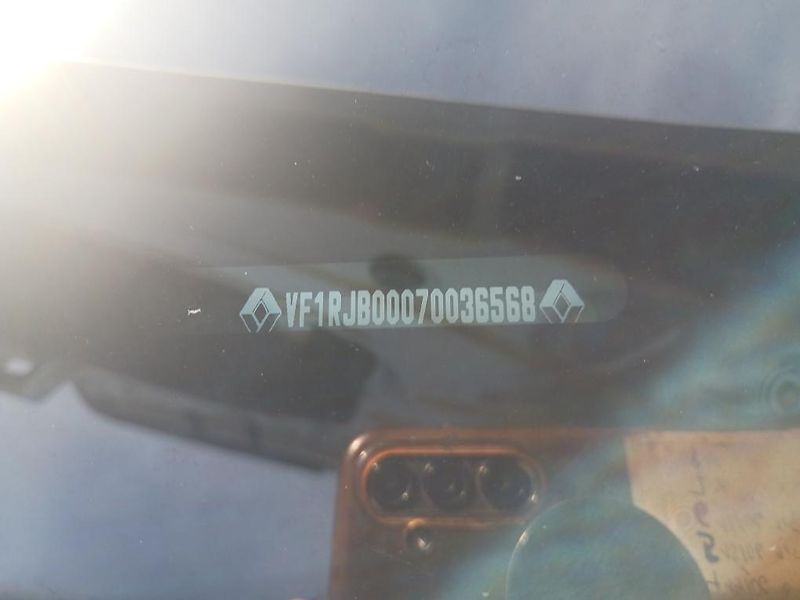 Renault Captur (2023) plug in hybrid - fotka 13 z 14