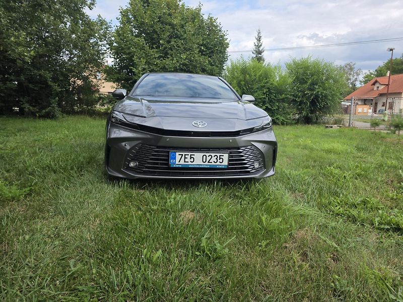 Toyota Camry (2024) 2.5HEV 231PS EXECUTIVE - fotka 4 z 15