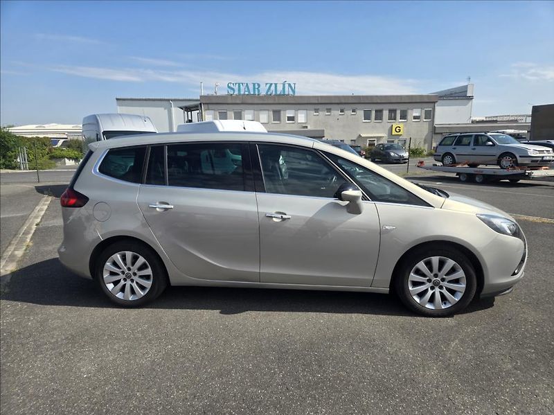 Opel Zafira 2,0 CDTI  TOURER 7 MÍST - fotka 4 z 35