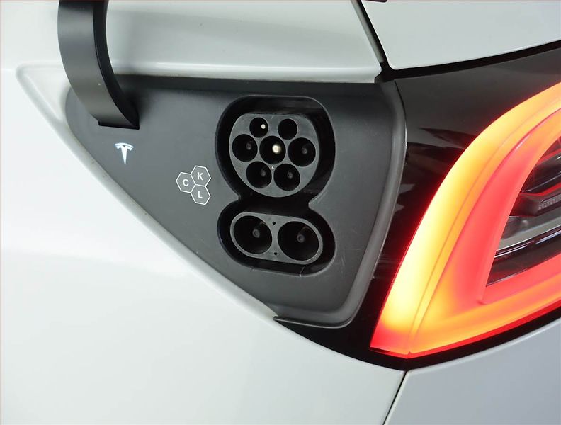 Tesla Model Y (2023) Long Range AWD 79kWh, SoH 90% - fotka 22 z 23