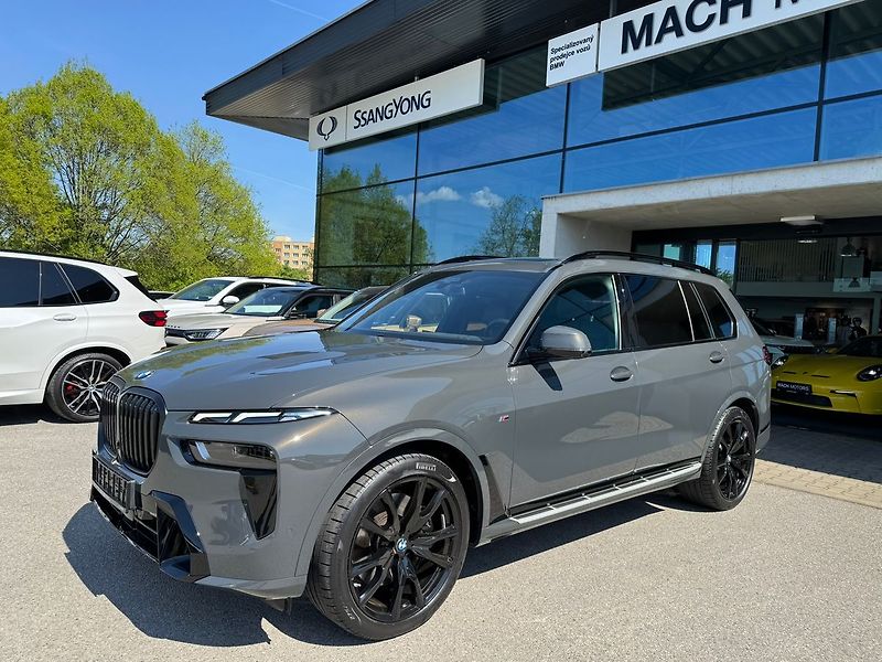 BMW X7 40xd Masáže Nezávislé Tažné - fotka 2 z 20