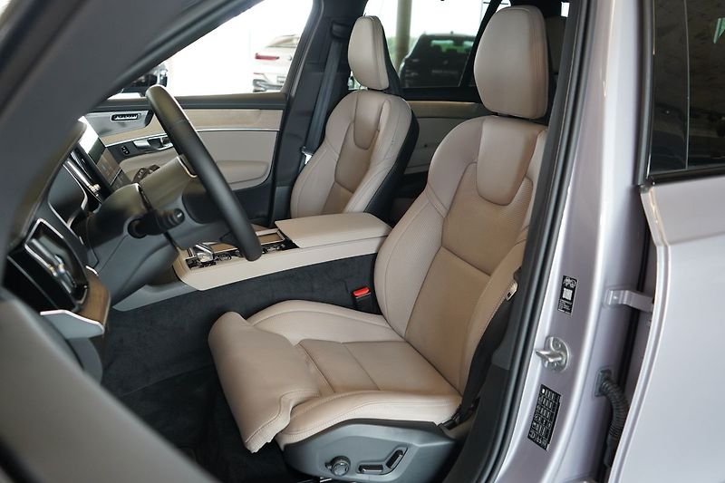 Volvo XC90 T8 PLUS Dark, Vzduch,Ventilace - fotka 20 z 46