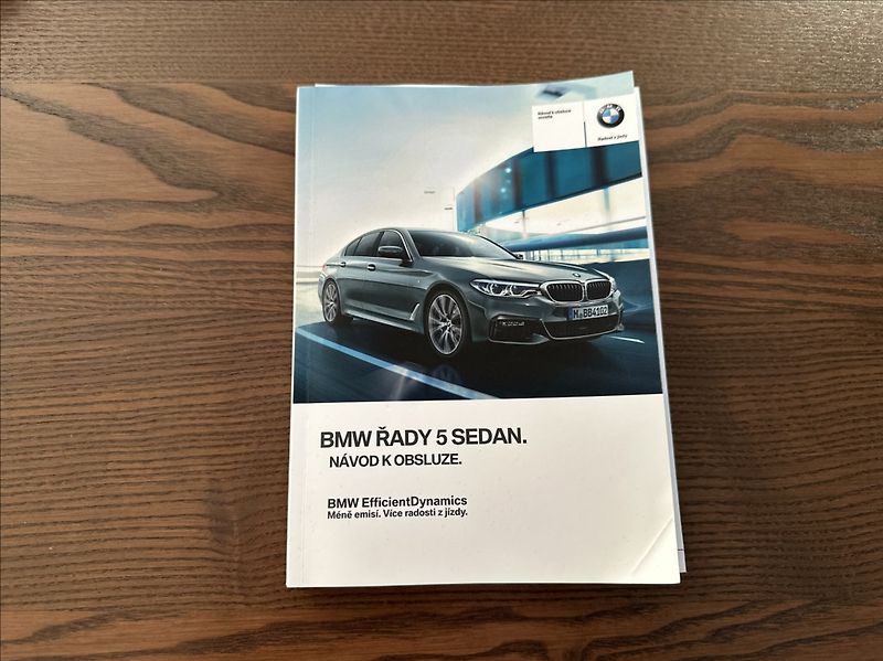 BMW Řada 5 3,0 530d 265PS  M Performance - fotka 51 z 54