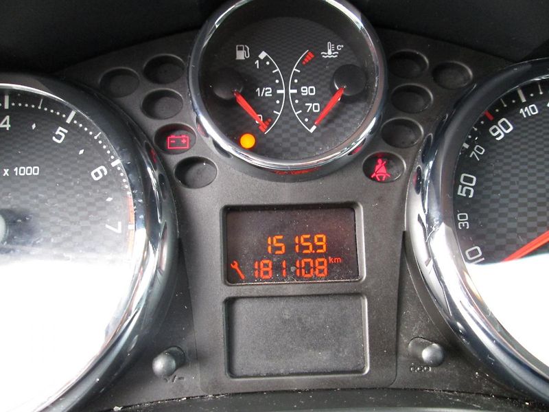 Peugeot 207 (2008) 1,6 GTI - fotka 17 z 17