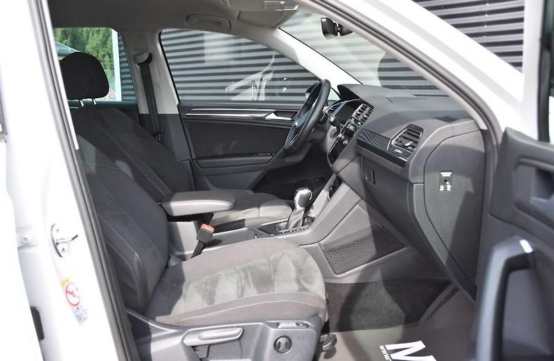 Volkswagen Tiguan eHybrid 1.4 TSI ACT OPF Matrix - fotka 12 z 20