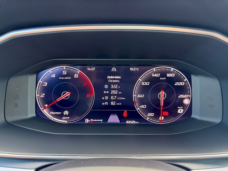 Seat Leon (2024) 1.5 TSI 110kW FR - fotka 13 z 35