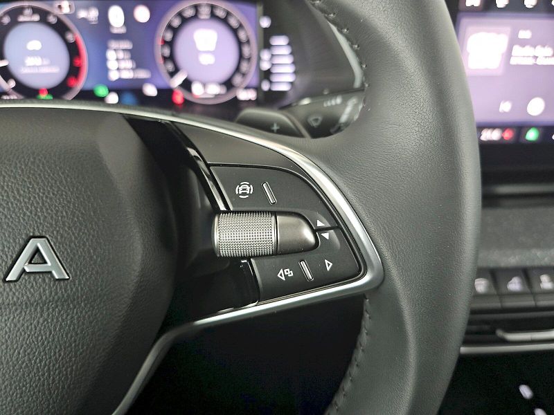 Škoda Octavia (2025) COMBI 1.5TSI DSG BUSINESS TOP - fotka 10 z 30