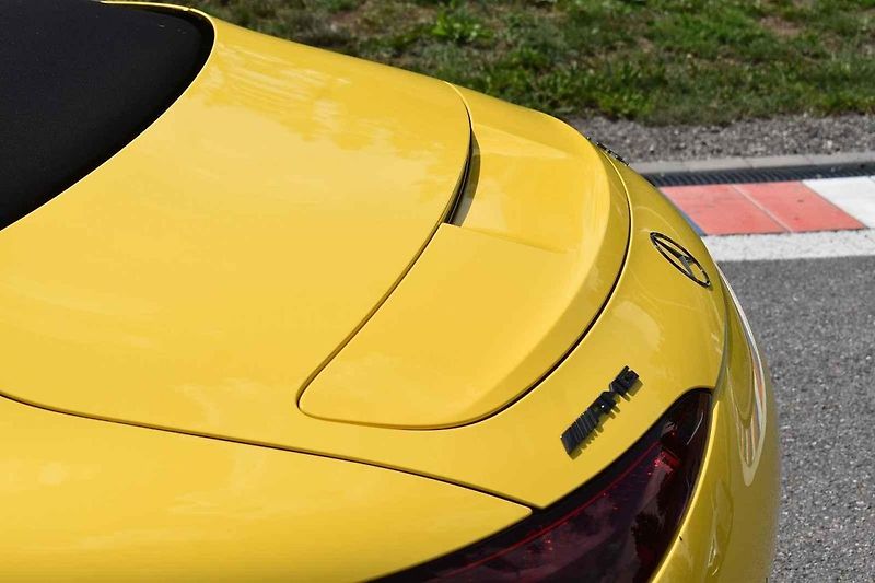 AMG SL je dnes poměrně univerzálním autem